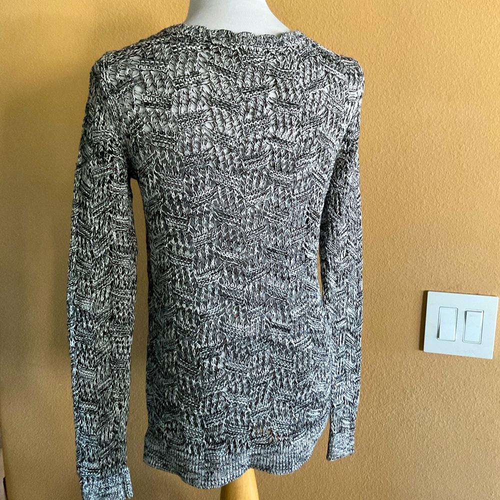 LOFT Sweater - Picture 2 of 4